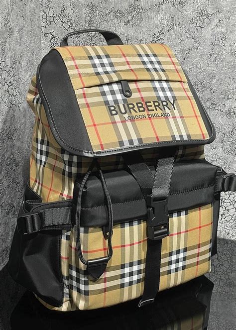 Burberry Siyah Üniversite Sırt Çantası (28CM) 542557